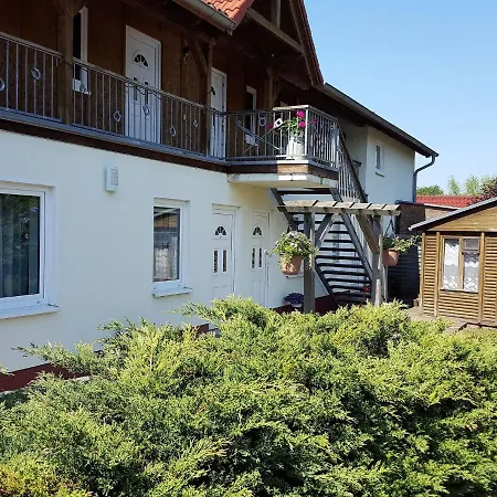 Quaint Bungalow In Near The Sea *